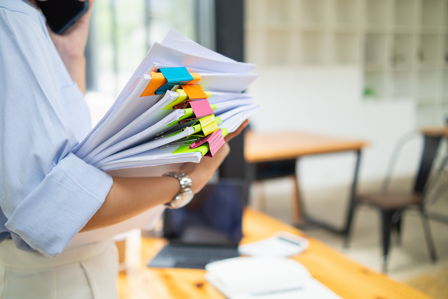 A produção de papel A4 para impressão e escrita