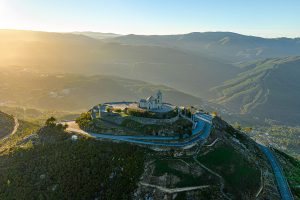Santuário da Senhora da Graça, perto da Levada de Vilarinho, no Alvão
